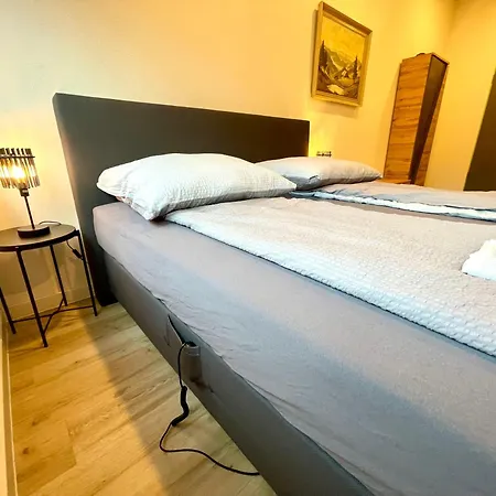 Neu Schwarzwald Zimmer Am Schloessle Goldstadt Pforzheim Eksteriør billede