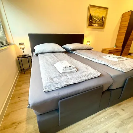 Neu Schwarzwald Zimmer Am Schloessle Goldstadt Pforzheim Eksteriør billede